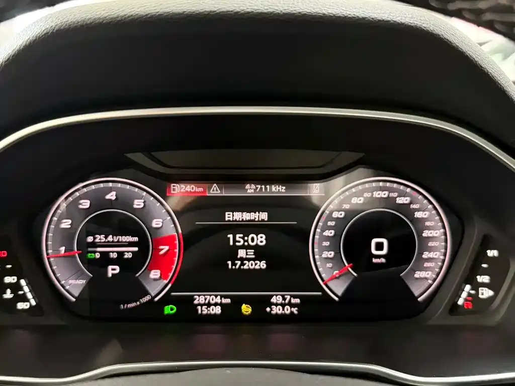 Audi Q3 — фото 10