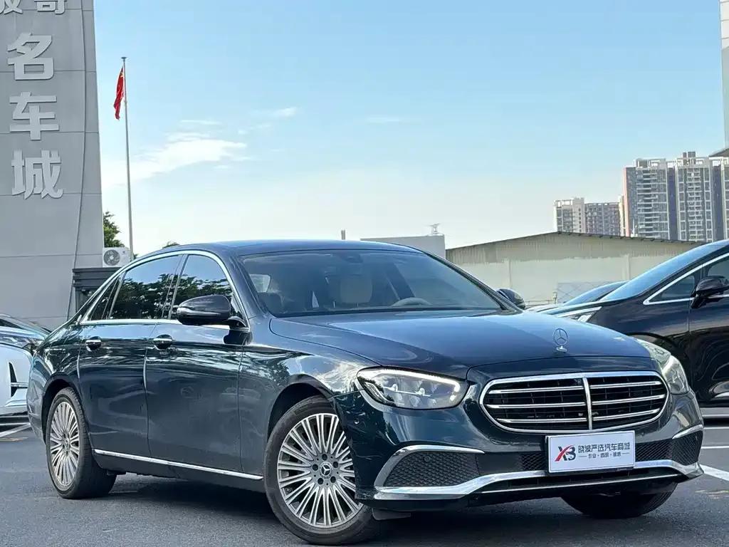 Mercedes-Benz E-Class — фото 4