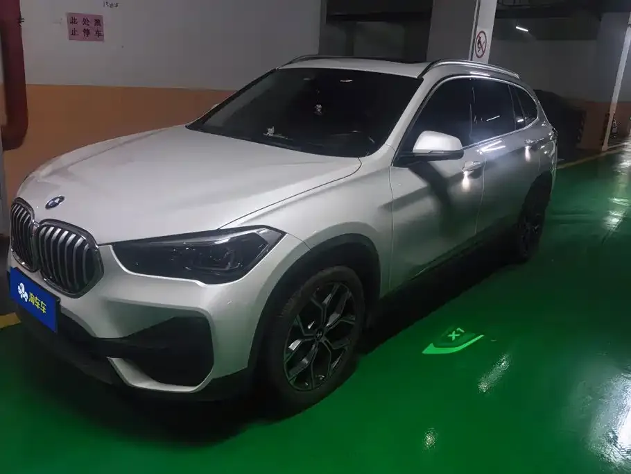 BMW X1 — фото 1