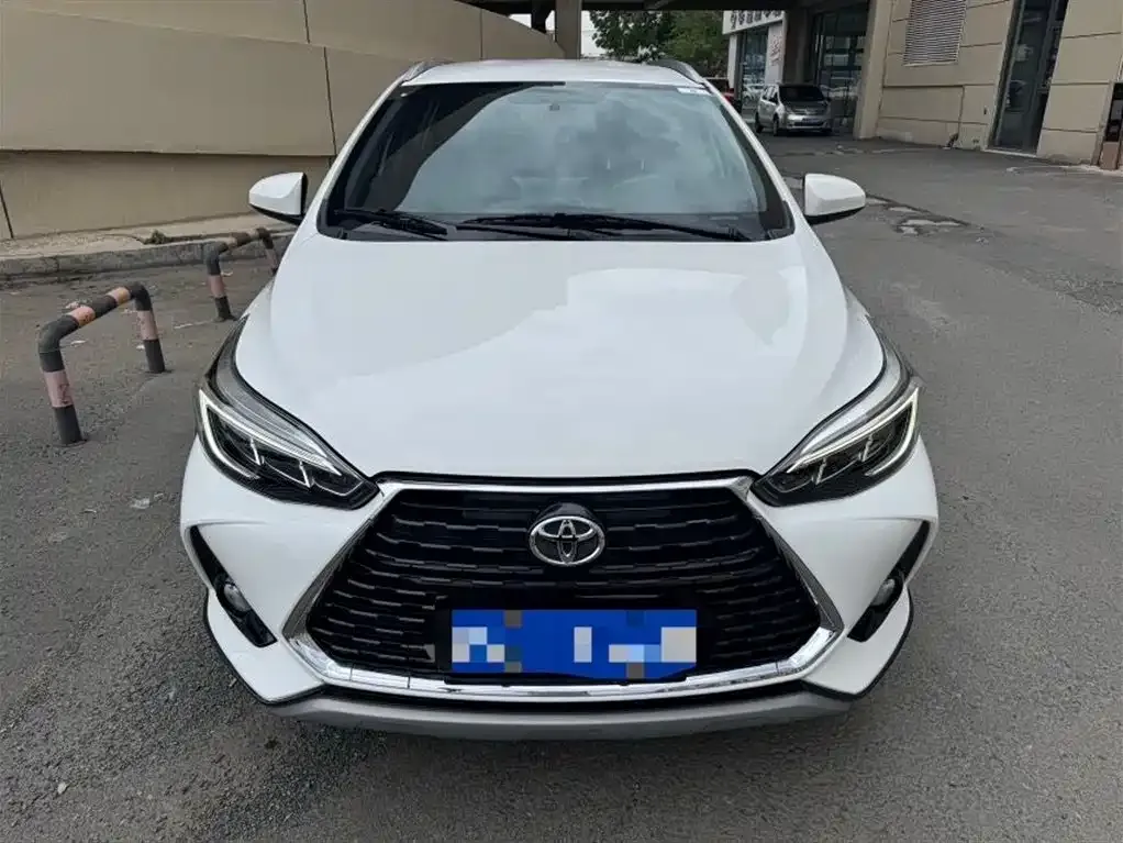 Toyota Yaris L — фото 6