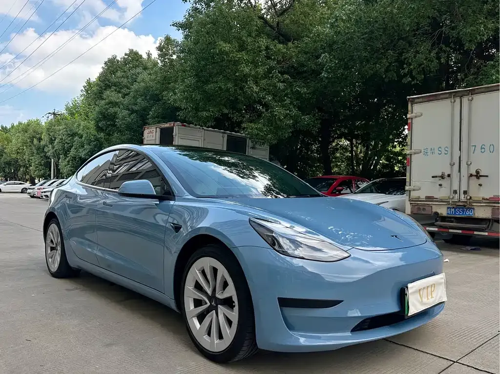 Tesla Model 3 — фото 5