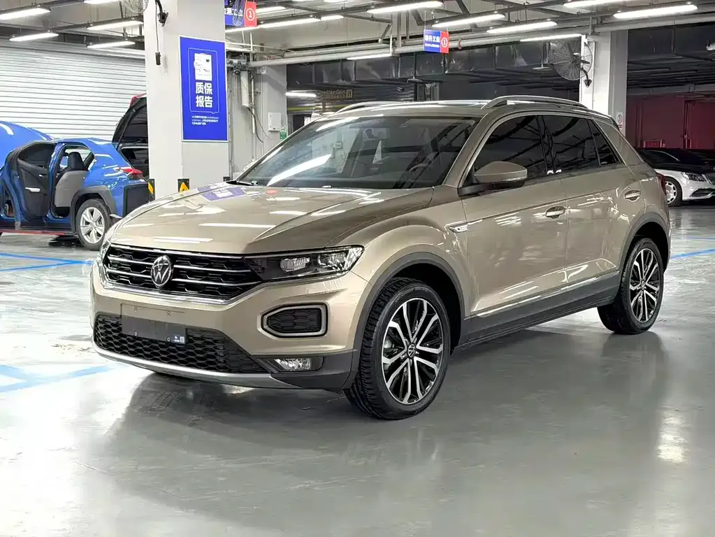 Volkswagen T-Roc — фото 1