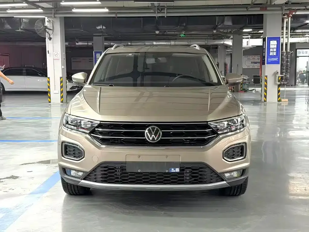 Volkswagen T-Roc — фото 8