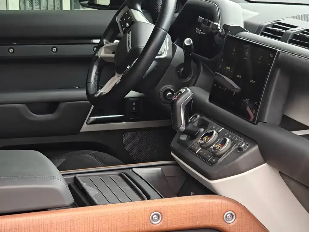 Land Rover Defender — фото 4