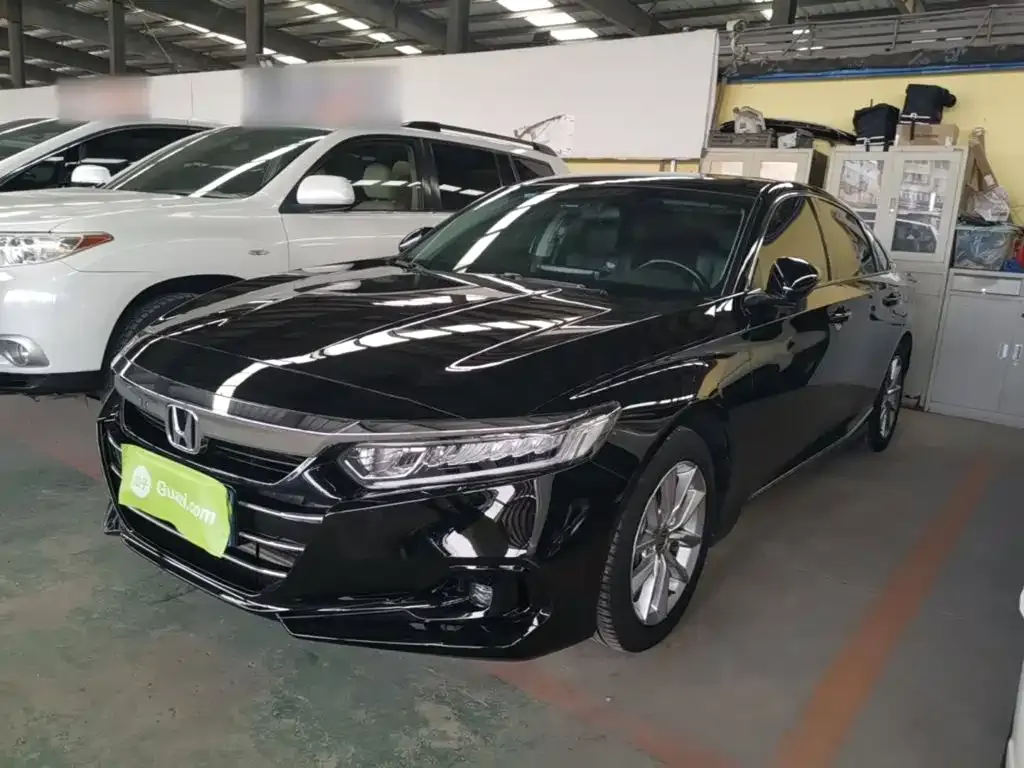Honda Accord — фото 1