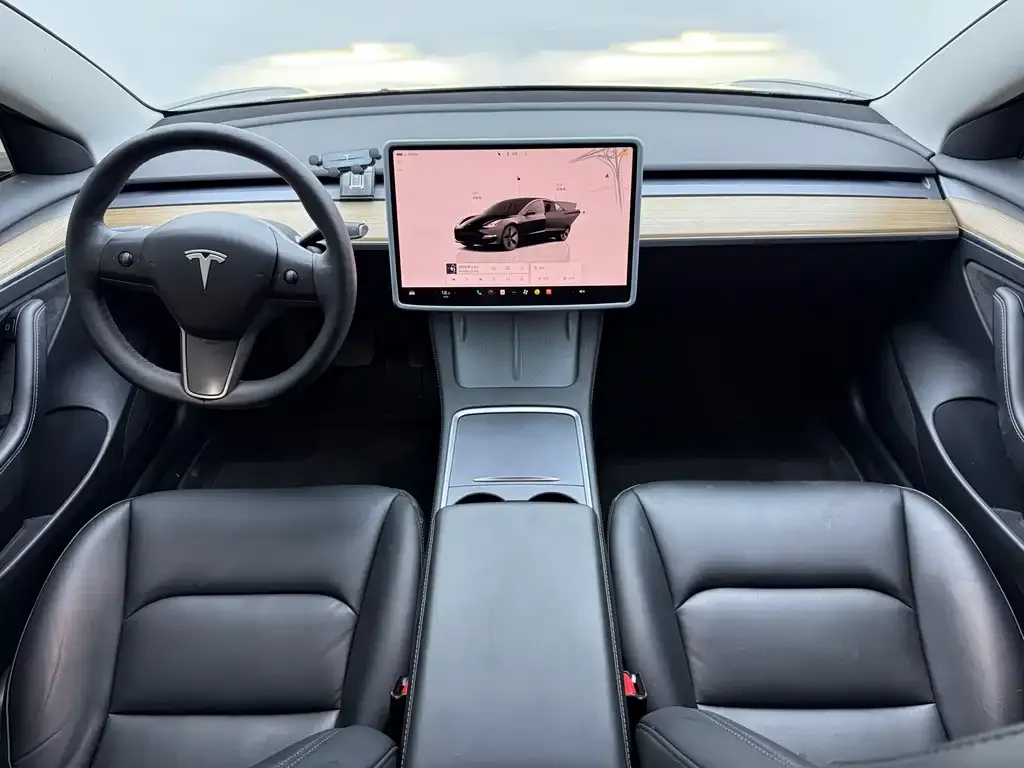 Tesla Model 3 — фото 7