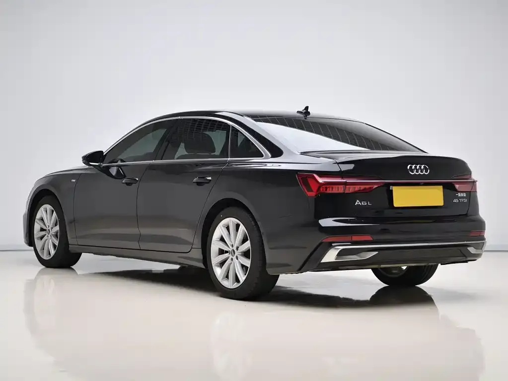 Audi A6L — фото 10