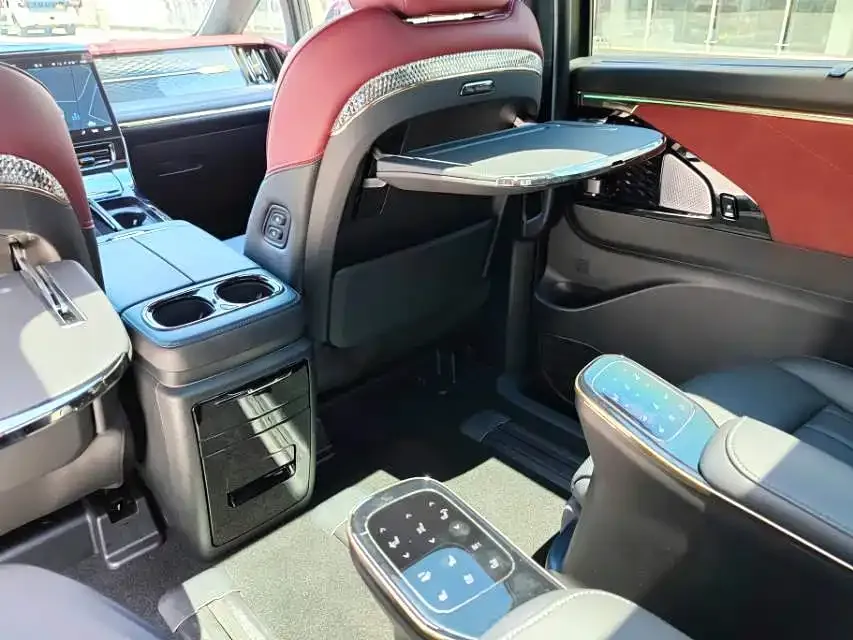 GAC Motor Trumpchi M8 — фото 7