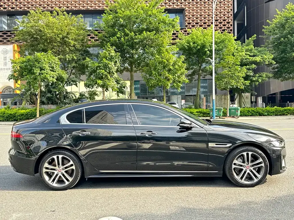 Jaguar XEL — фото 10