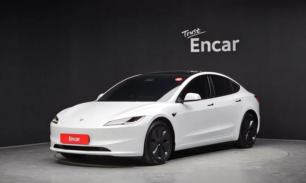 Tesla Model 3 — фото 1