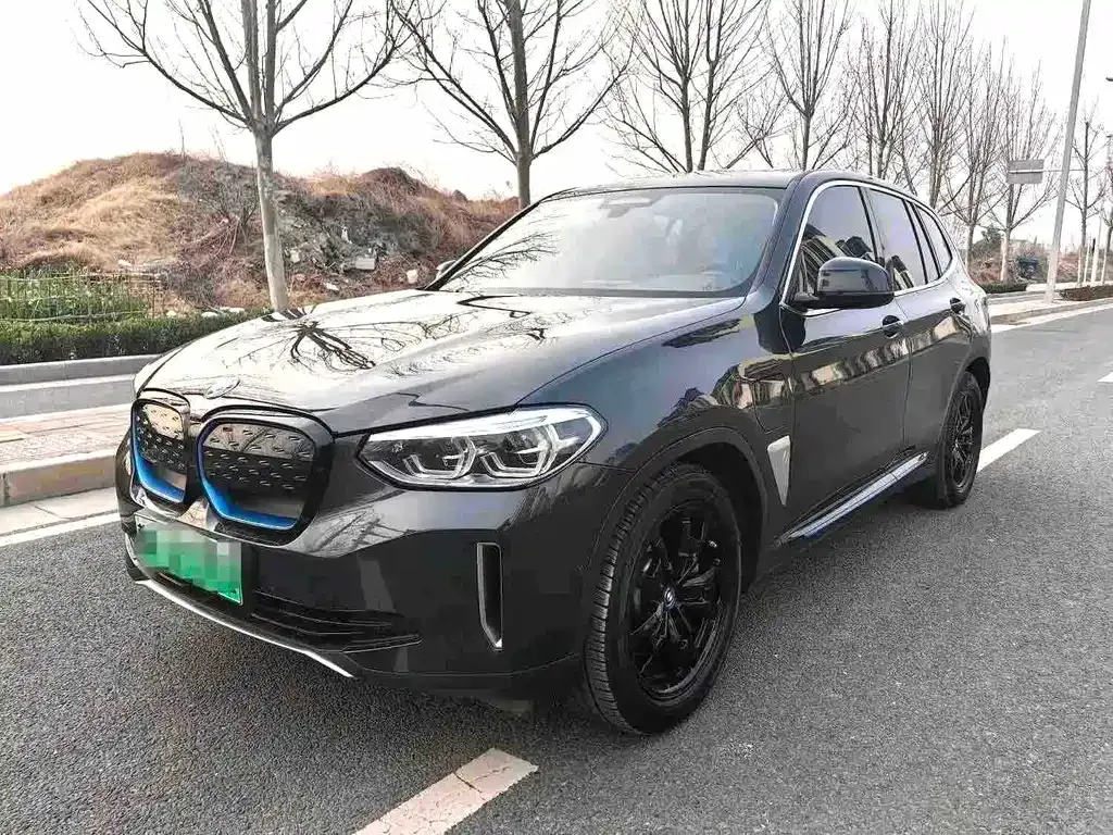 BMW iX3 — фото 1