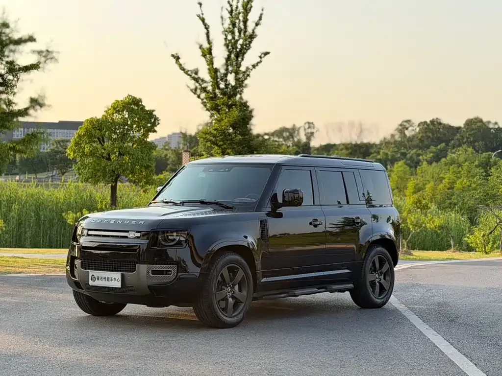 Land Rover Defender — фото 1