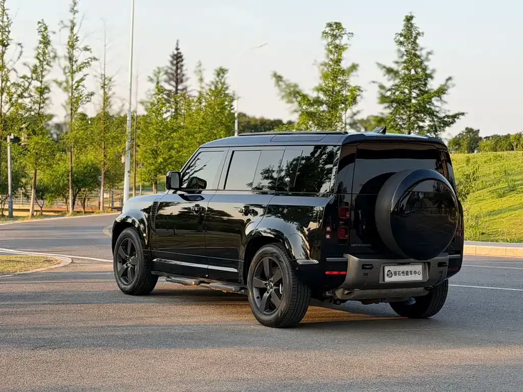 Land Rover Defender — фото 10