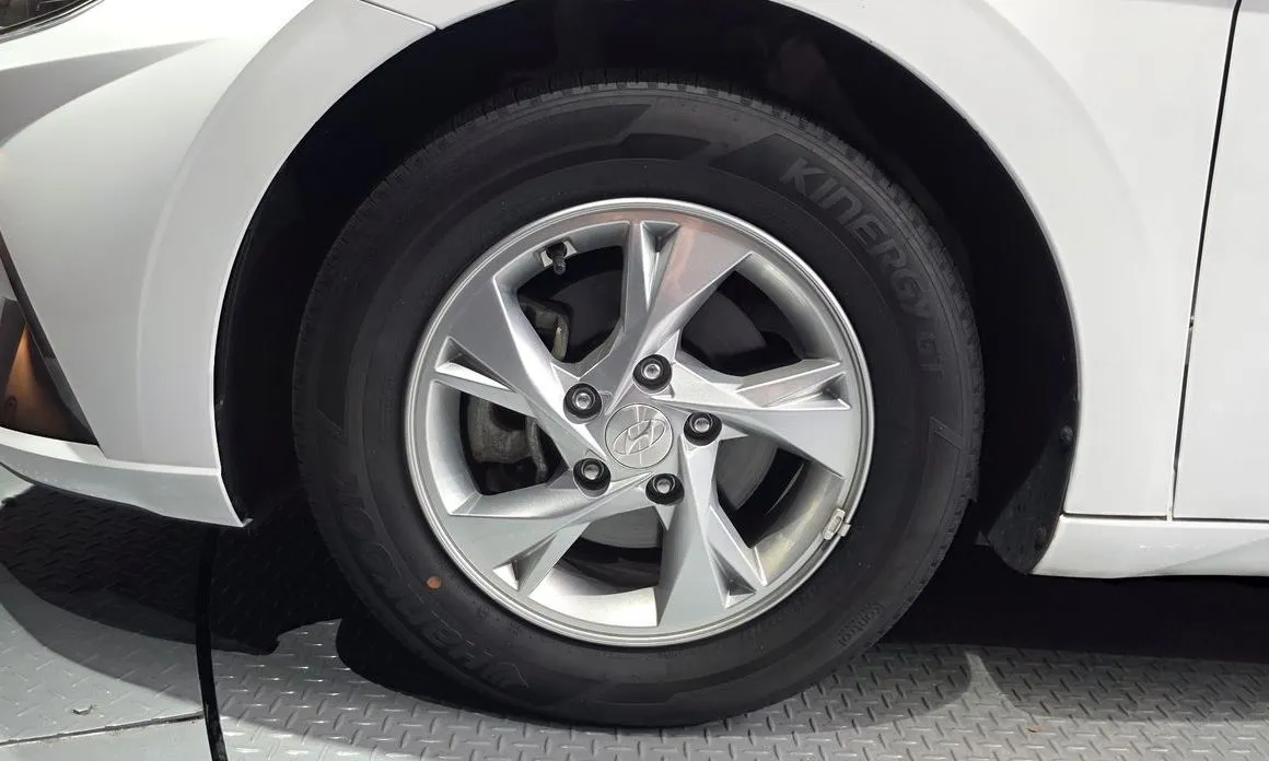 Hyundai AVANTE — фото 10
