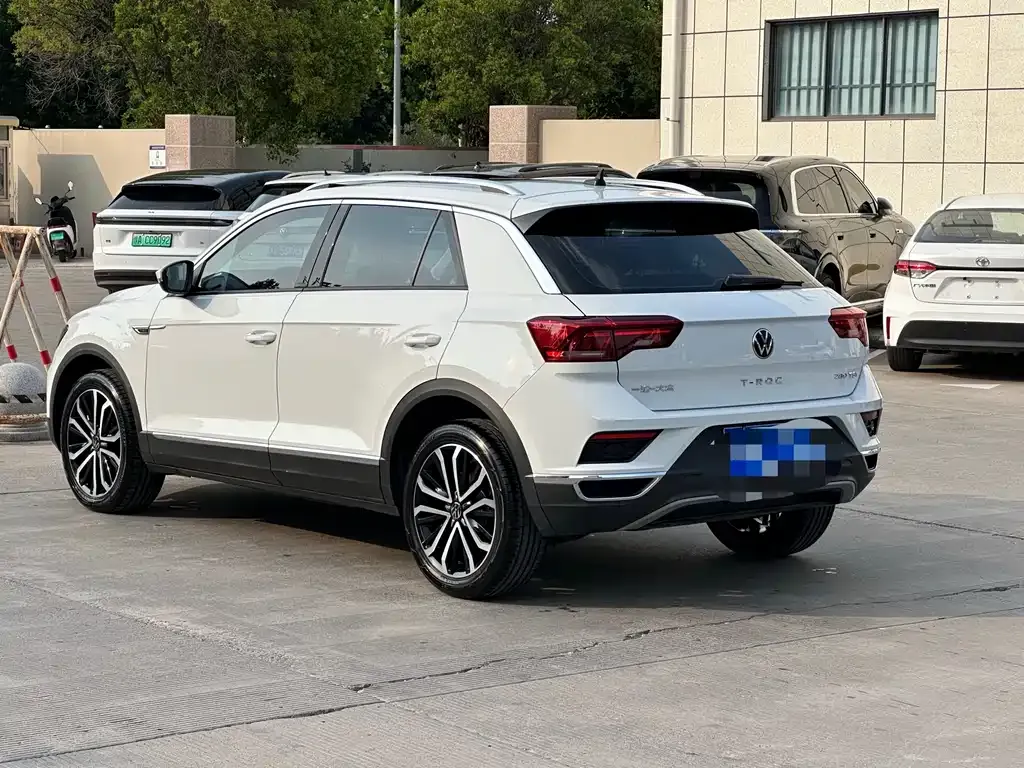 Volkswagen T-Roc — фото 5