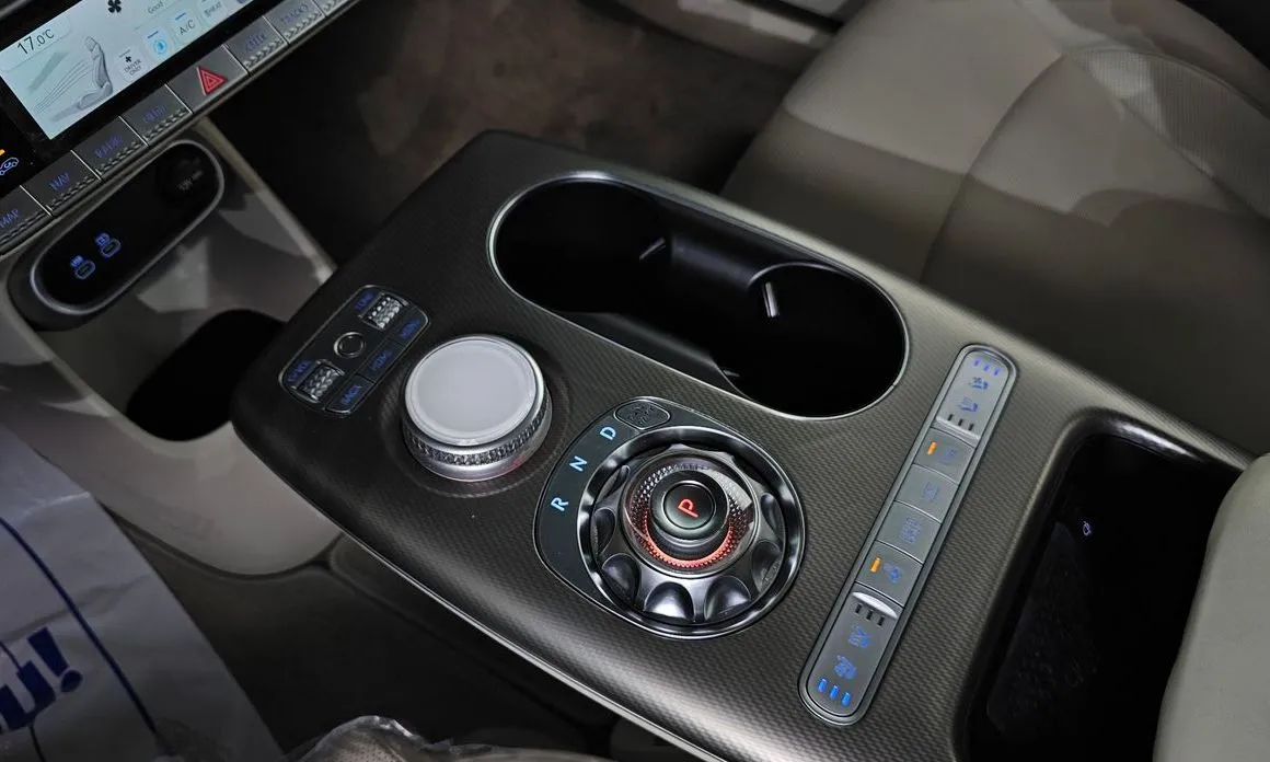 Genesis GV60 — фото 10