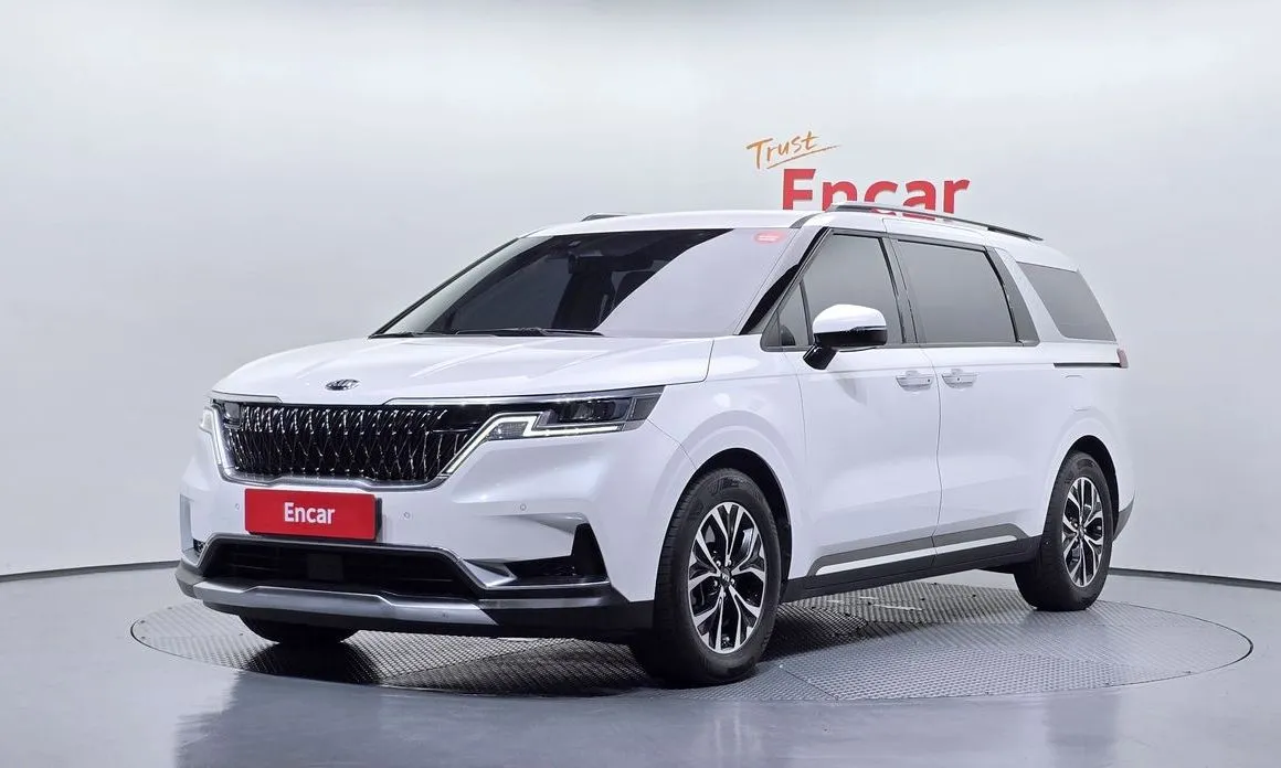 Kia Carnival — фото 1