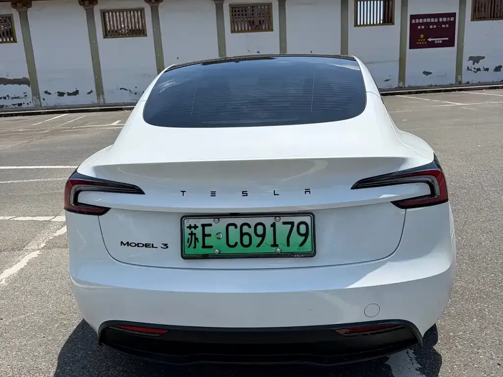 Tesla Model 3 — фото 3