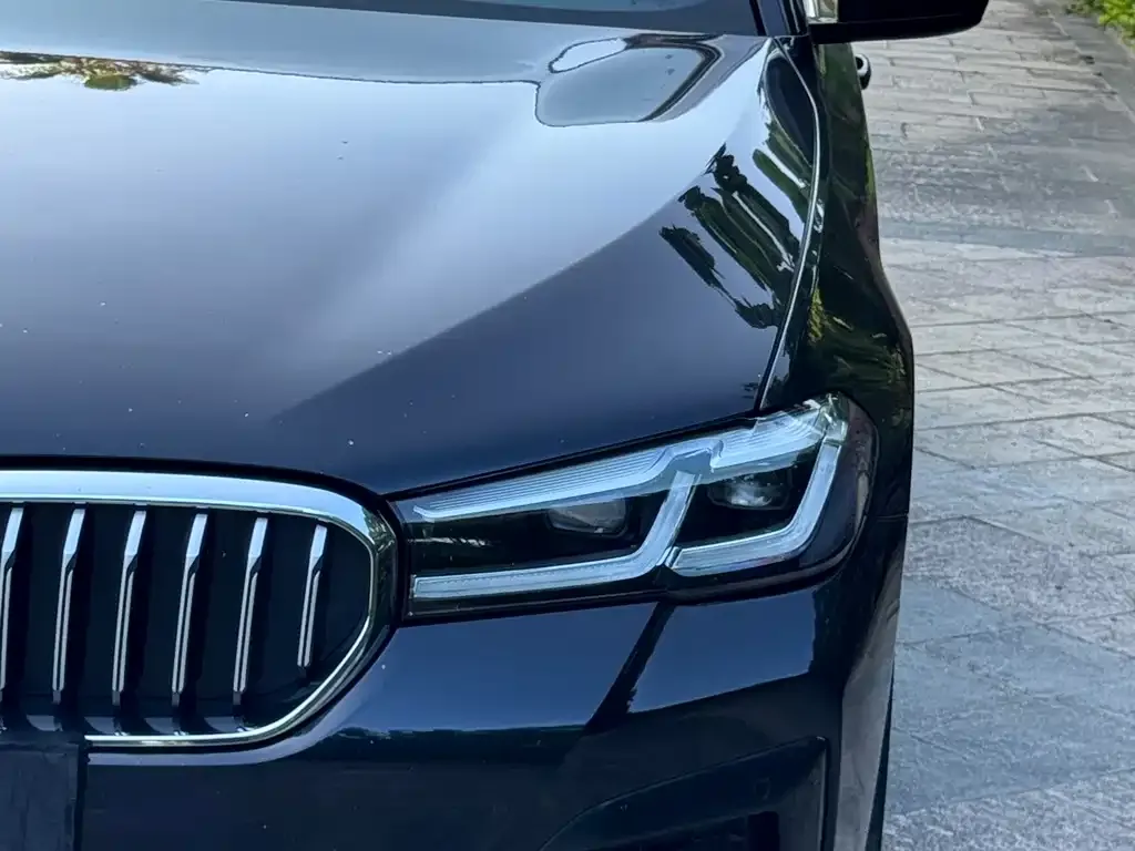 BMW 5 Series — фото 5