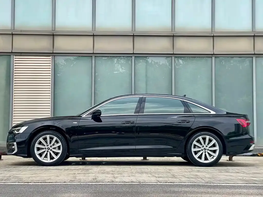Audi A6L — фото 10