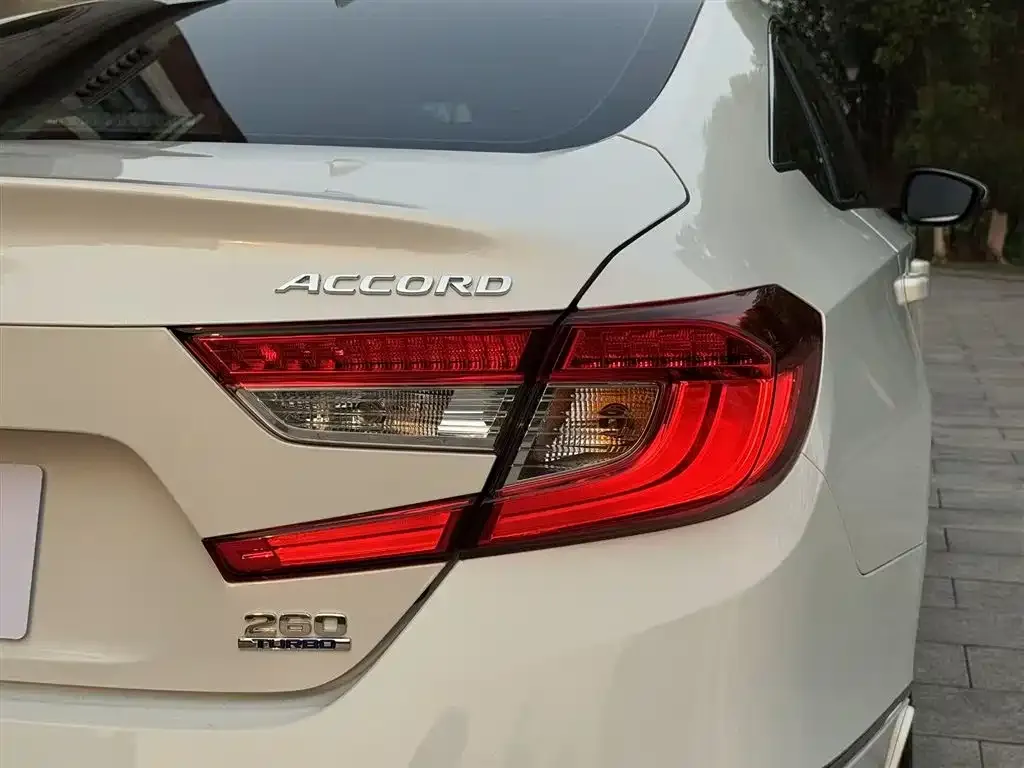 Honda Accord — фото 3