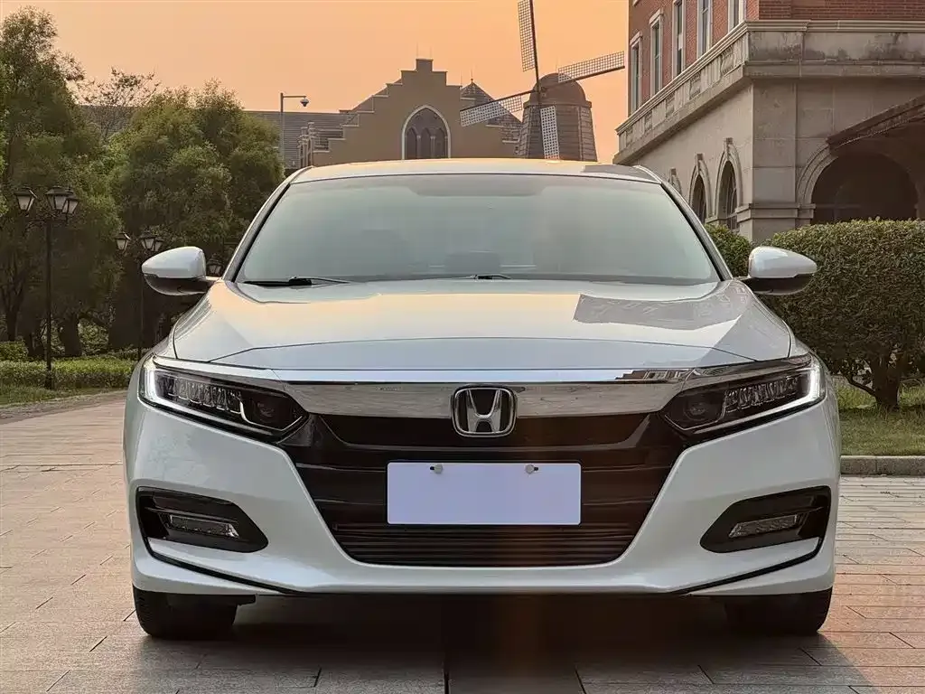 Honda Accord — фото 4