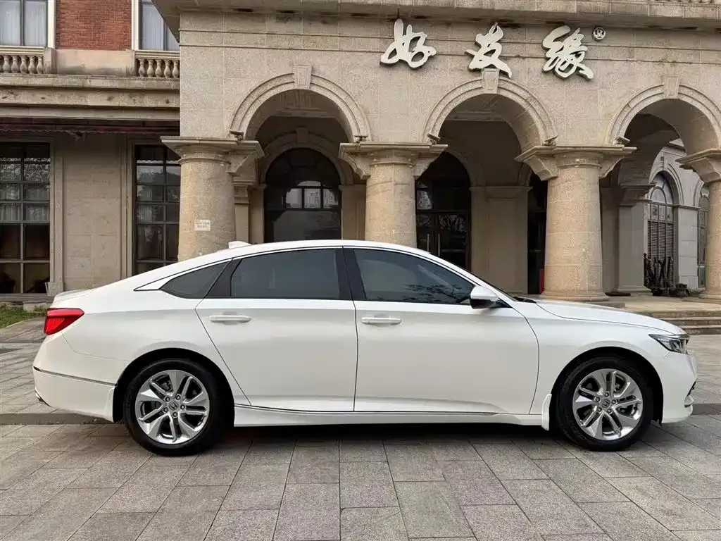 Honda Accord — фото 2