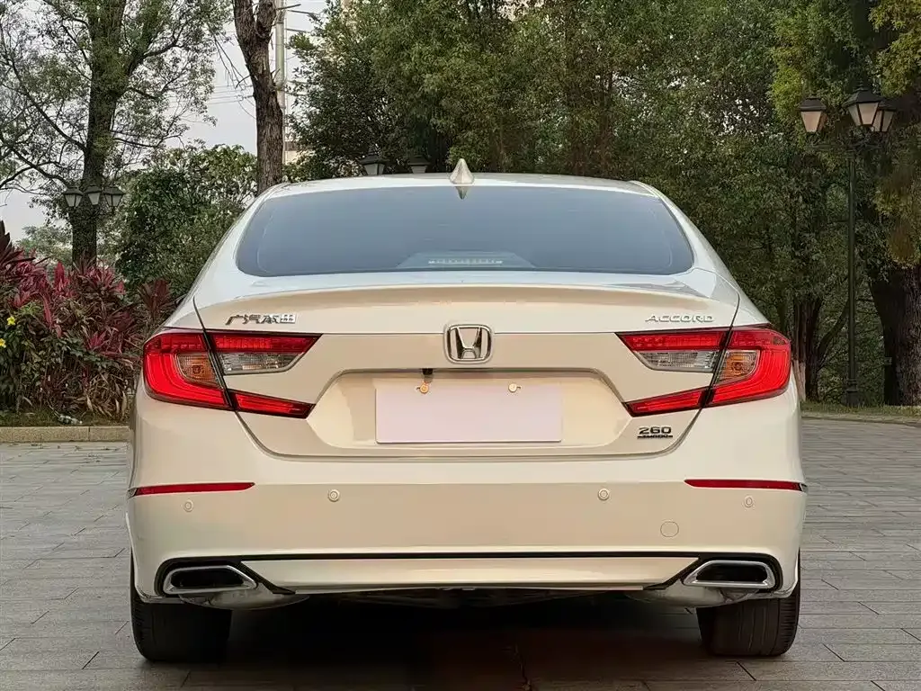 Honda Accord — фото 7
