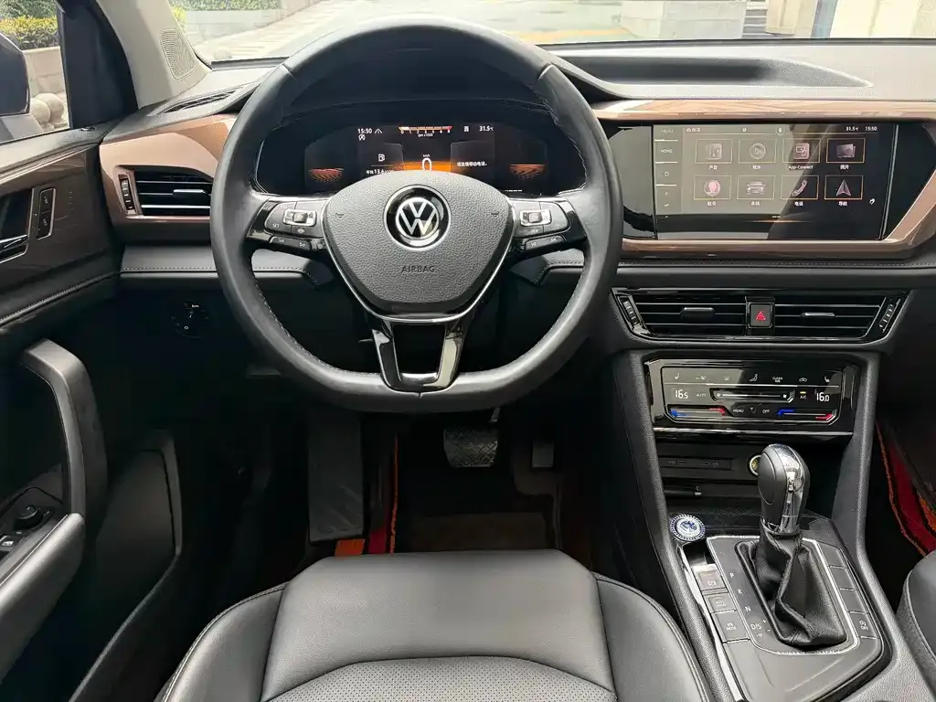 Volkswagen Tharu — фото 4