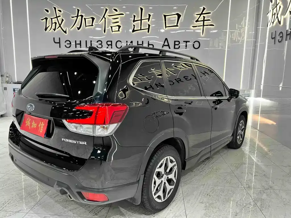 Subaru Forester — фото 4