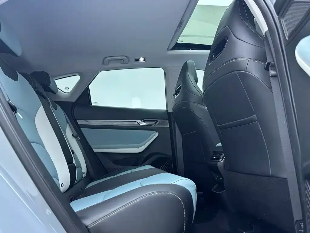 Geely Emgrand S 2023 из CN, фото 3