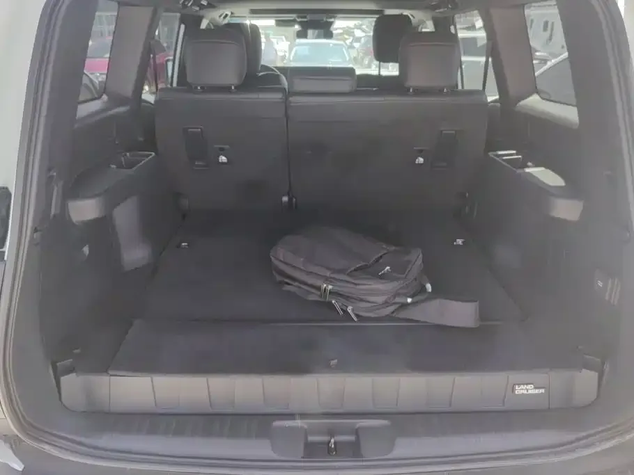 Toyota Prado — фото 10