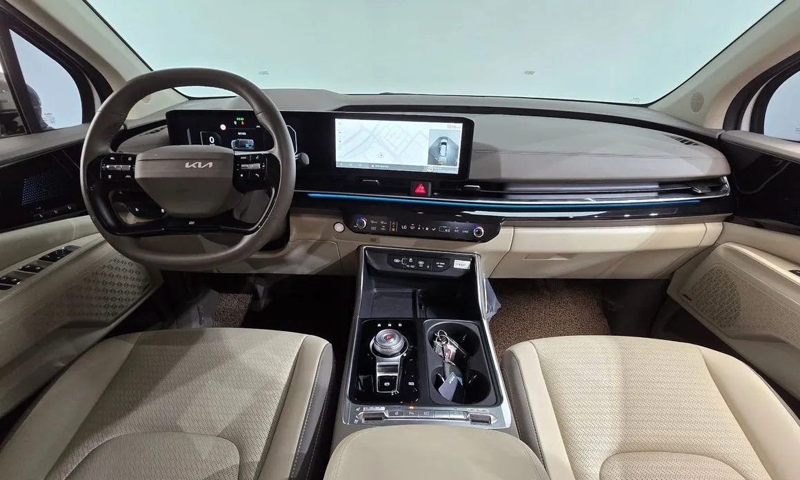 Kia Carnival — фото 8