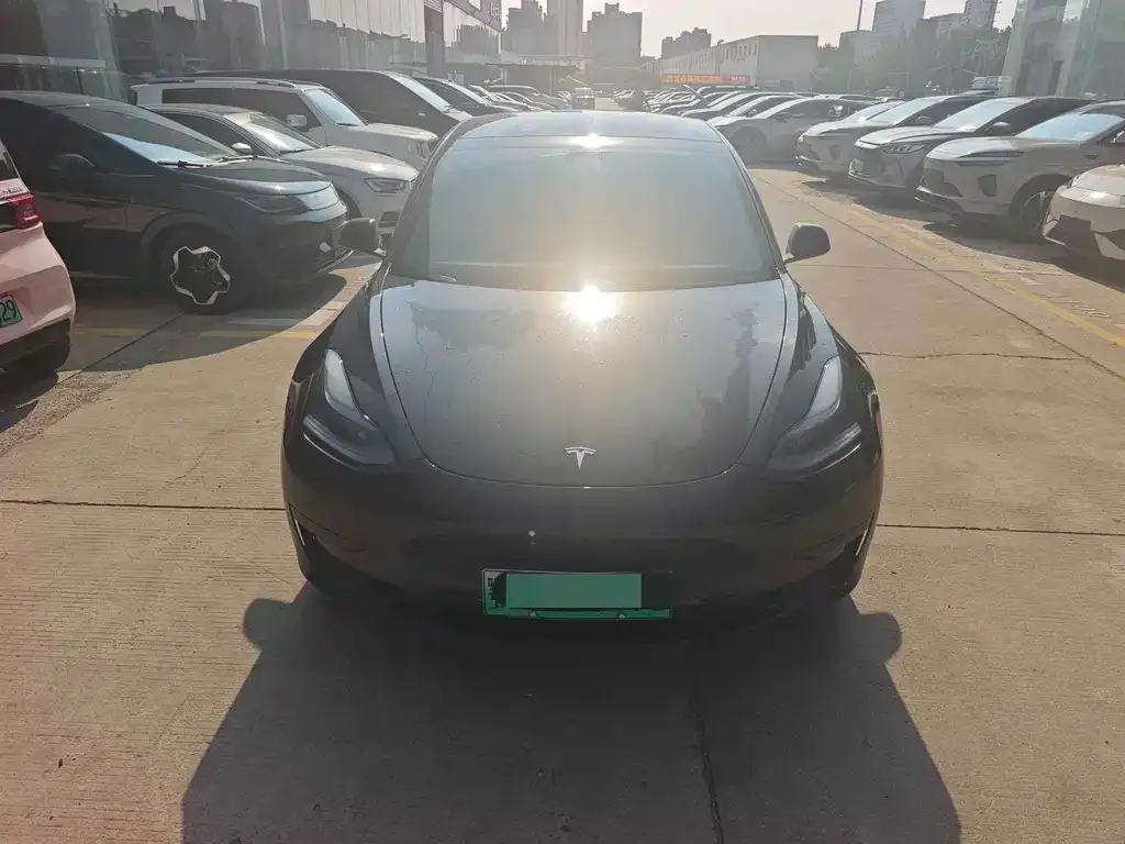 Tesla Model 3 — фото 9