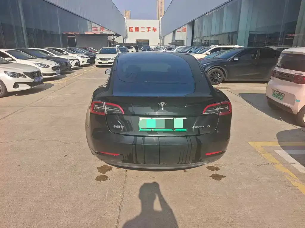 Tesla Model 3 — фото 2