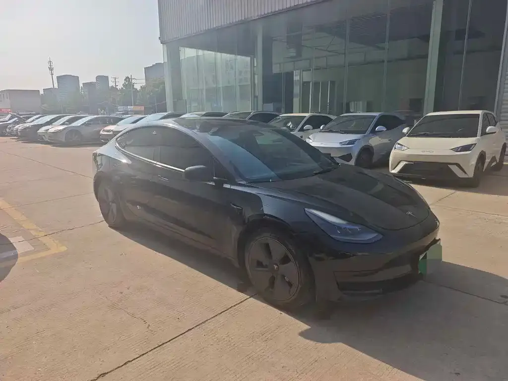 Tesla Model 3 — фото 5