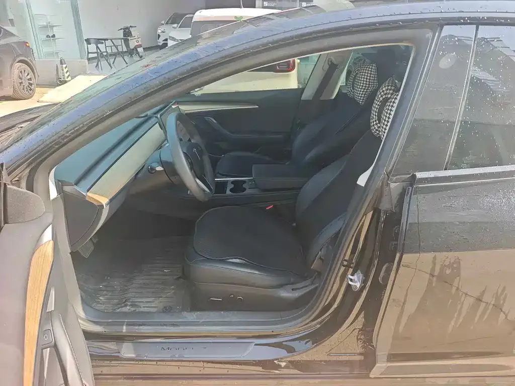 Tesla Model 3 — фото 3