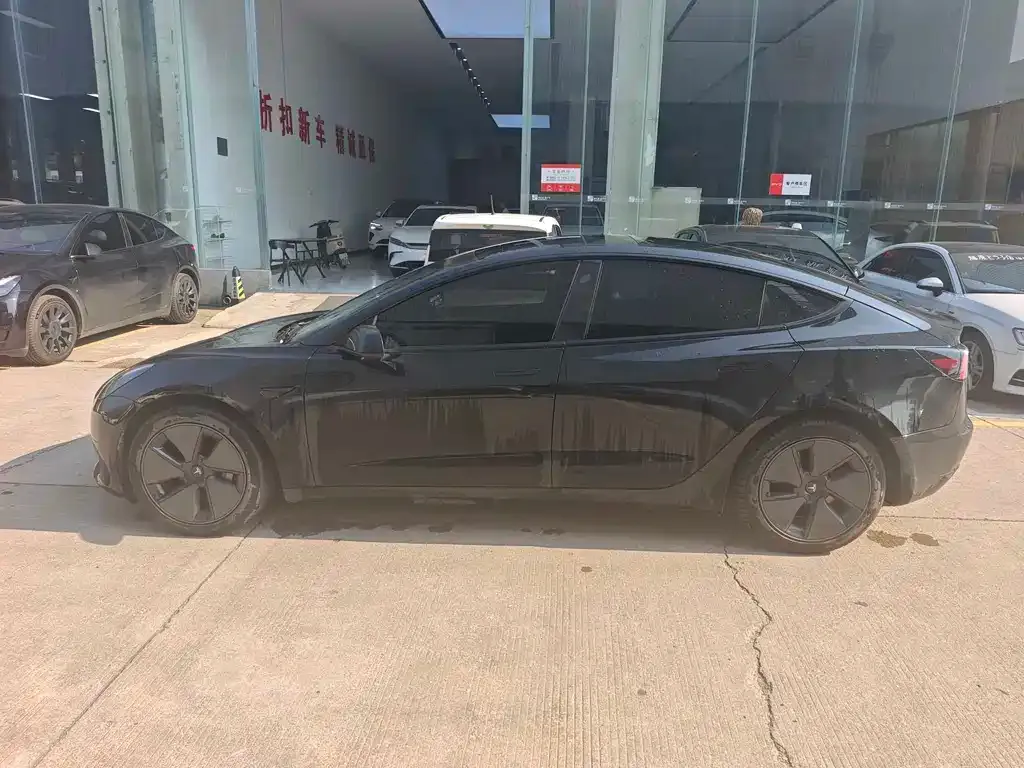 Tesla Model 3 — фото 6