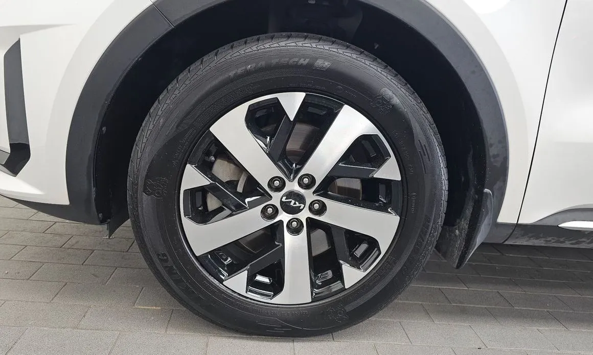Kia Sorento — фото 8