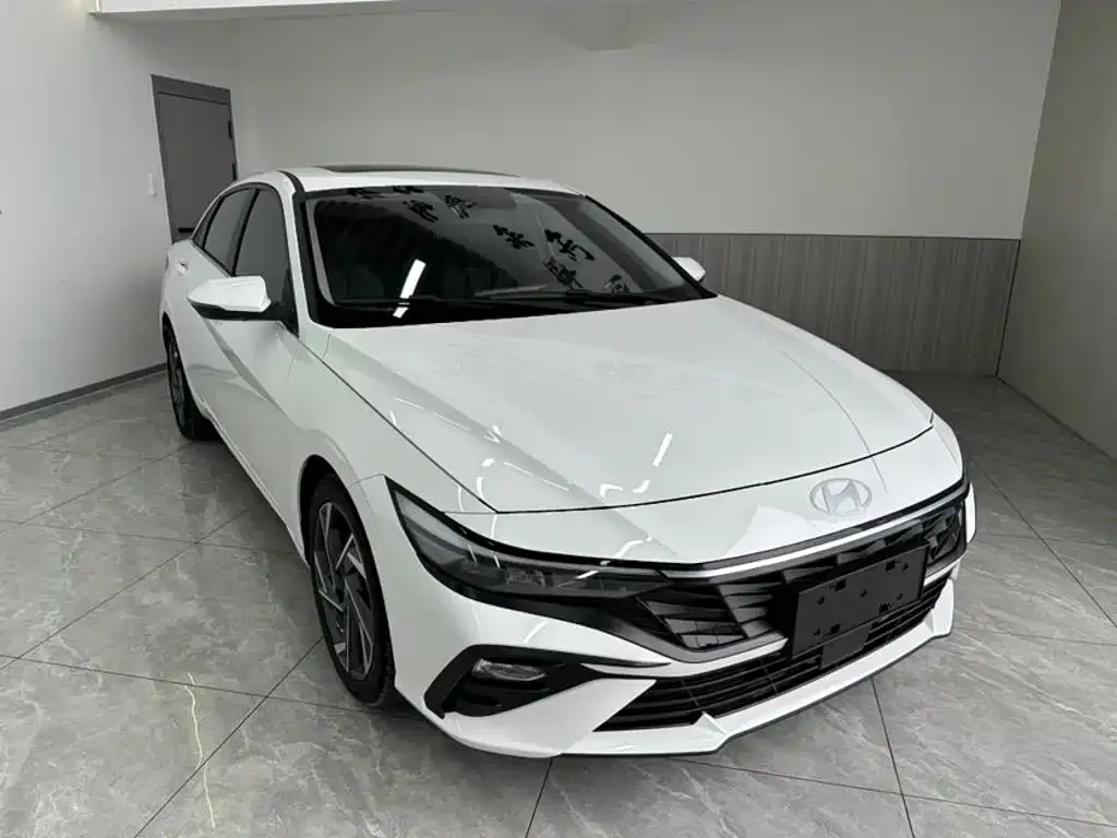 Hyundai Elantra — фото 9