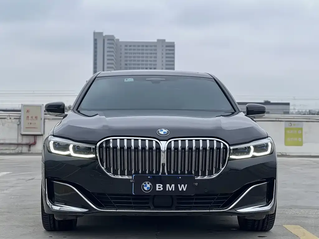 BMW 7 Series — фото 10
