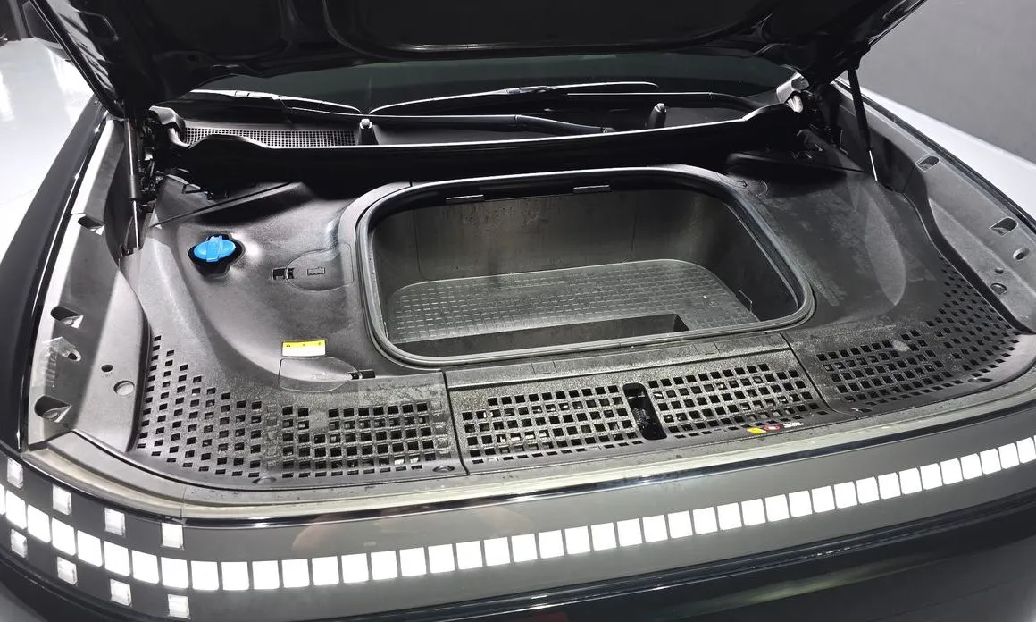 Hyundai Ioniq9 — фото 10