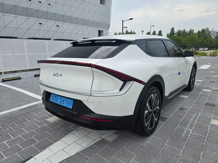 Kia EV6 — фото 8