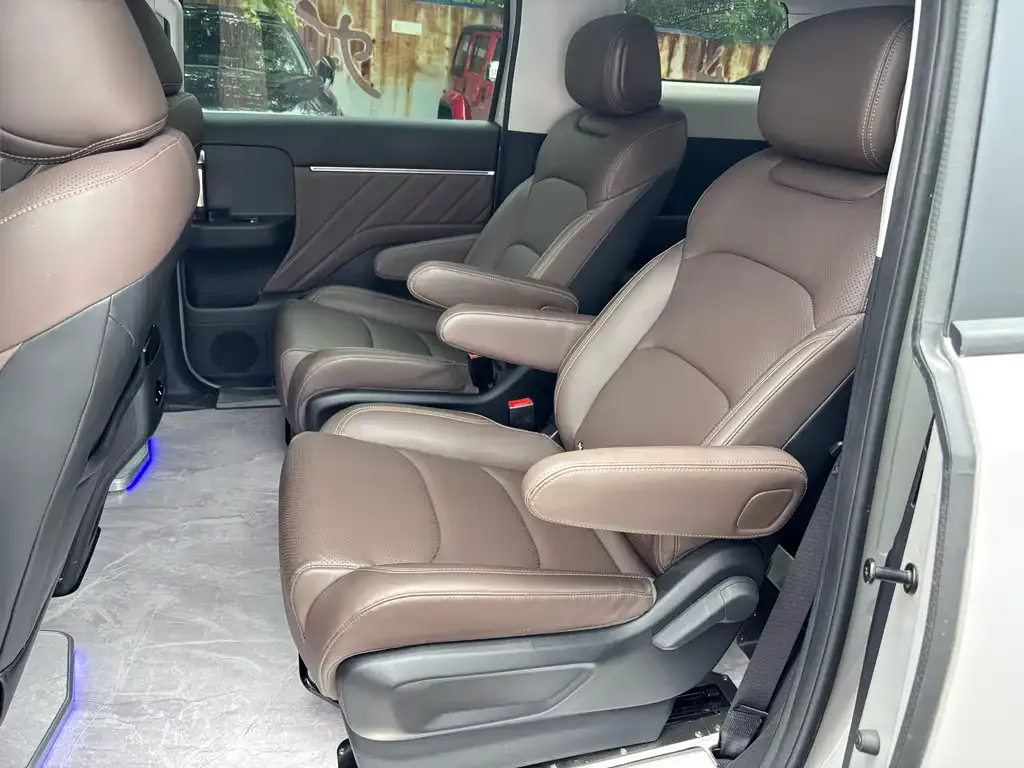 Wuling Starlight 730 New Energy — фото 4