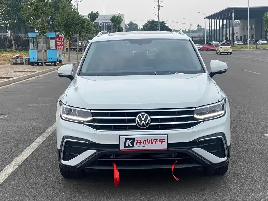 Volkswagen Tiguan L — фото 7