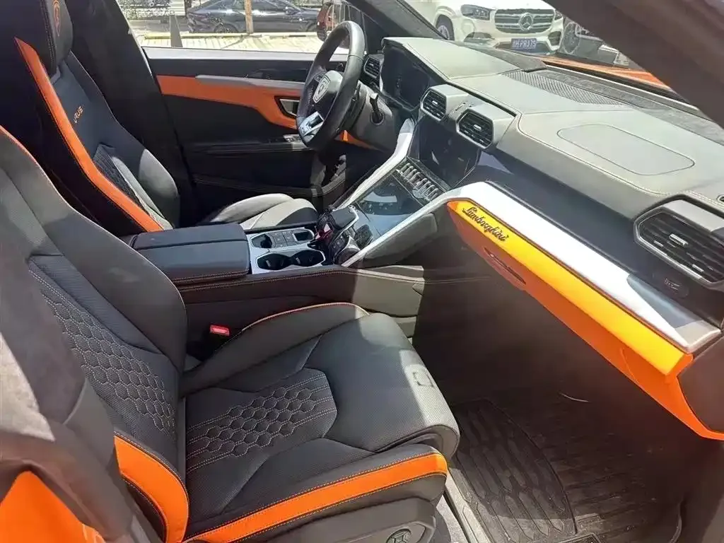 Lamborghini Urus — фото 3