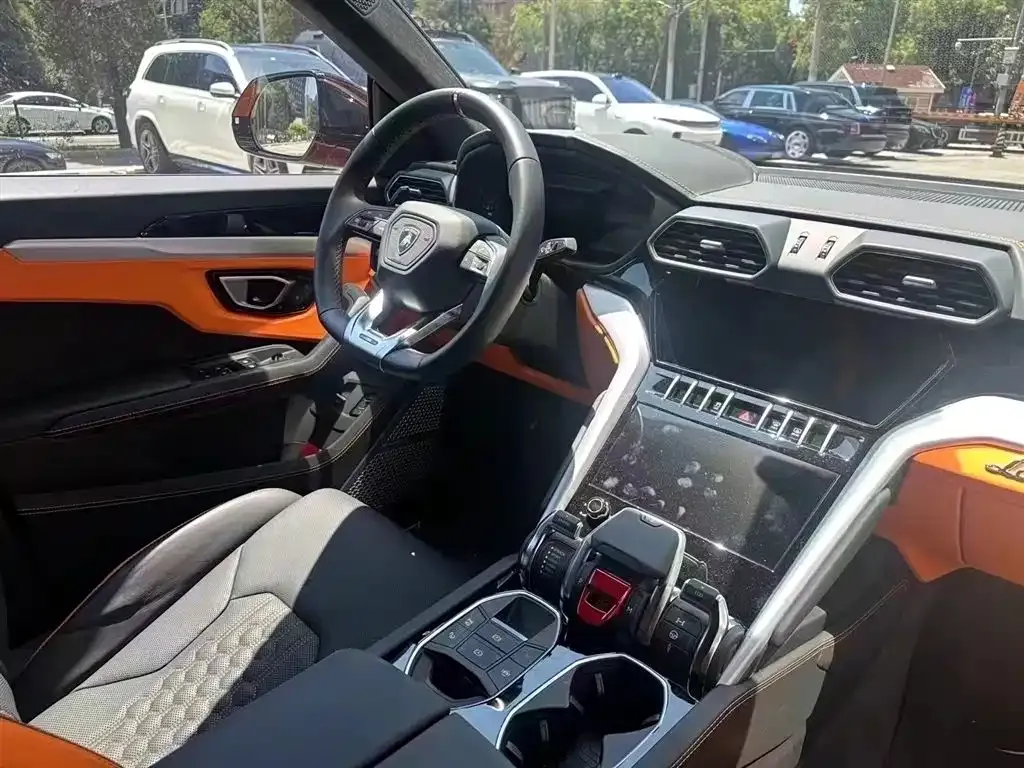 Lamborghini Urus — фото 6