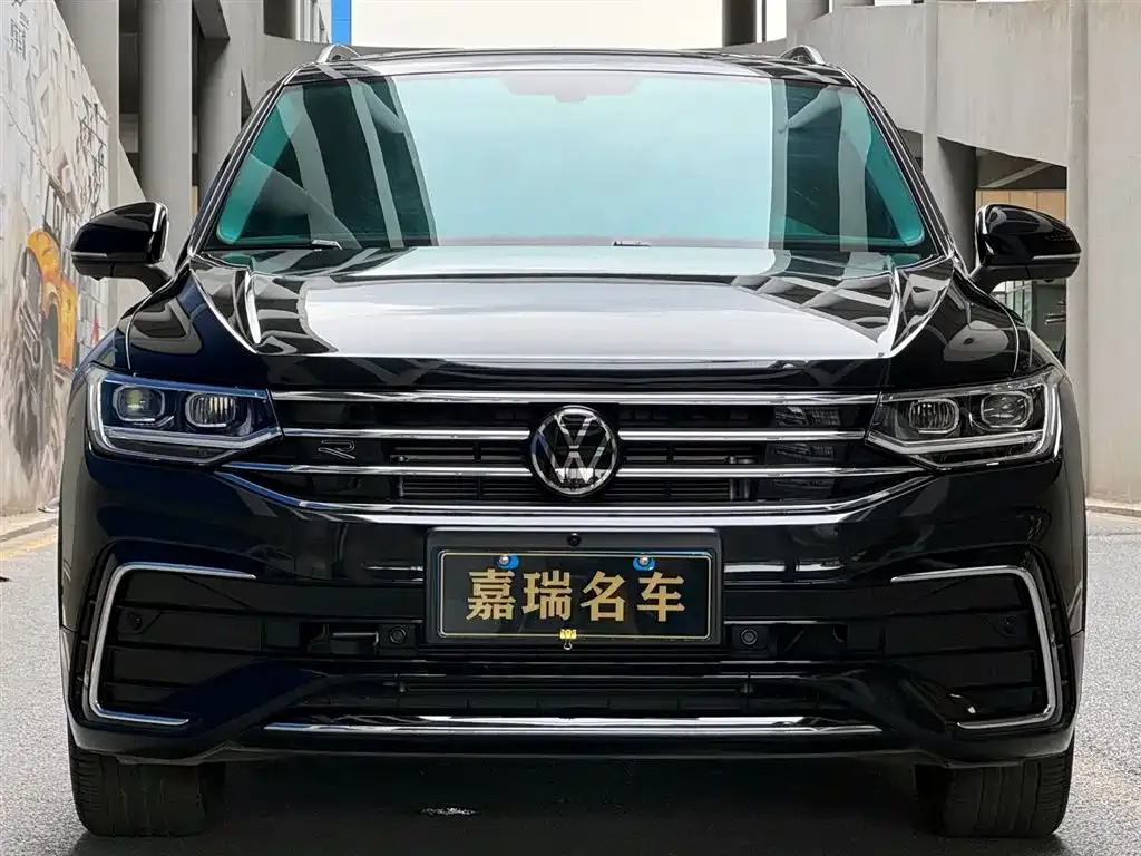 Volkswagen Tiguan L — фото 3