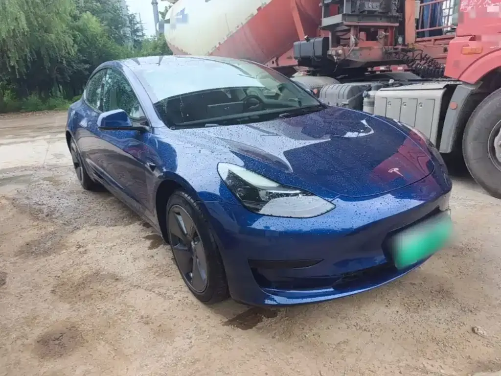 Tesla Model 3 — фото 9