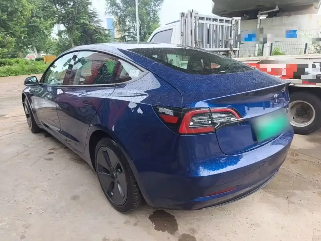 Tesla Model 3 — фото 5
